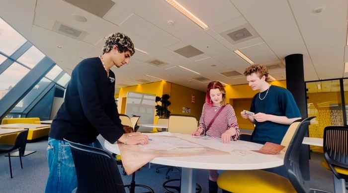 studenten tijdens een escape tour.